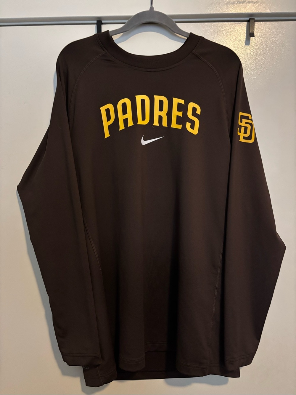 Nike Baseball San Diego Padres Men's Dark Brown Dri Fit Sweatshirt.